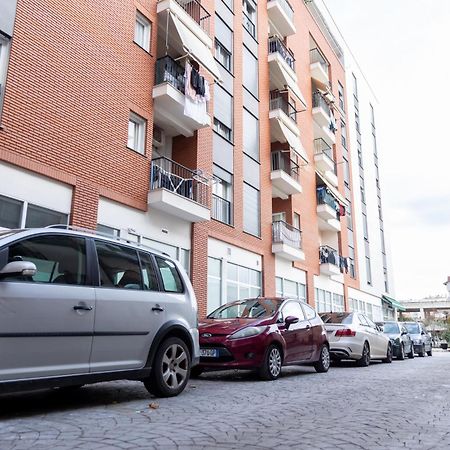 Free Parking Sudio Tirana Appartement Buitenkant foto